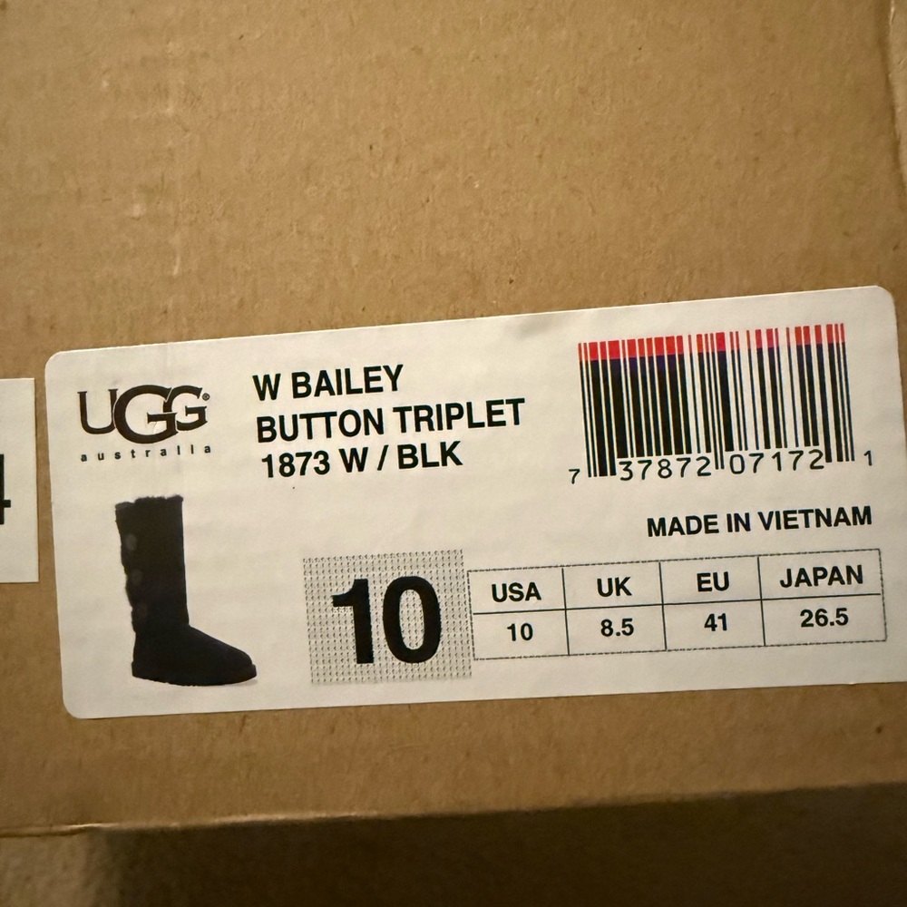 UGG Bailey ButtonTriplet Boots, Black - Picture 3 of 9